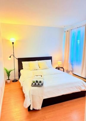 Private Room in the heart of city